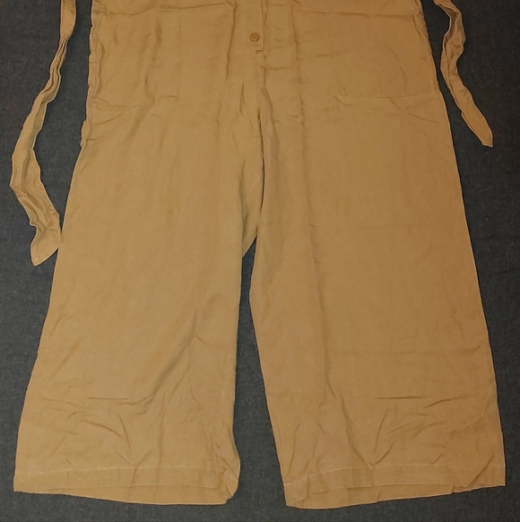 Old Navy Women’s V-Neck Linen Blend Button Front Tan Jumpsuit - Picture 2 of 4